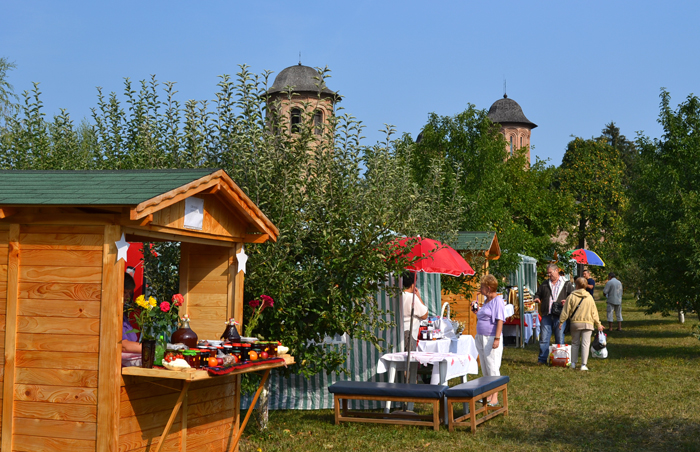 Festivalul dulcetii 1 Festivalul Dulceţii nu se mută nicăieri. Este brandul comunei Brebu şi aici rămâne!