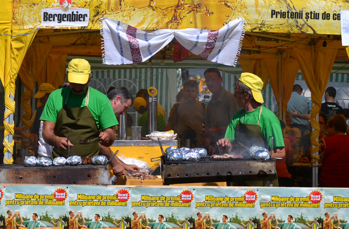 Festivalul Cascavelei 10 Caşcaveaua a atras şi în acest an mii de oameni la Valea Doftanei