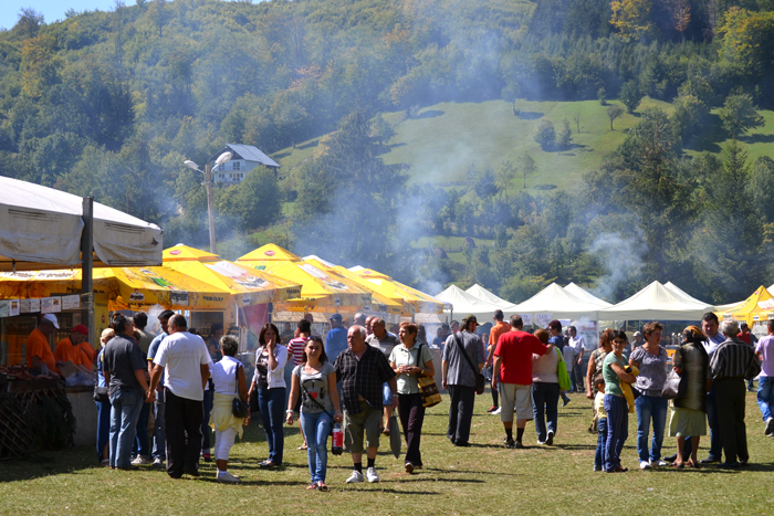 Festivalul Cascavelei 9 Caşcaveaua a atras şi în acest an mii de oameni la Valea Doftanei