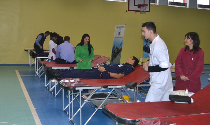 Elevi Scoala Politie 2 Elevii Şcolii de Poliţie din Câmpina au donat sânge pentru spitalele din ţară