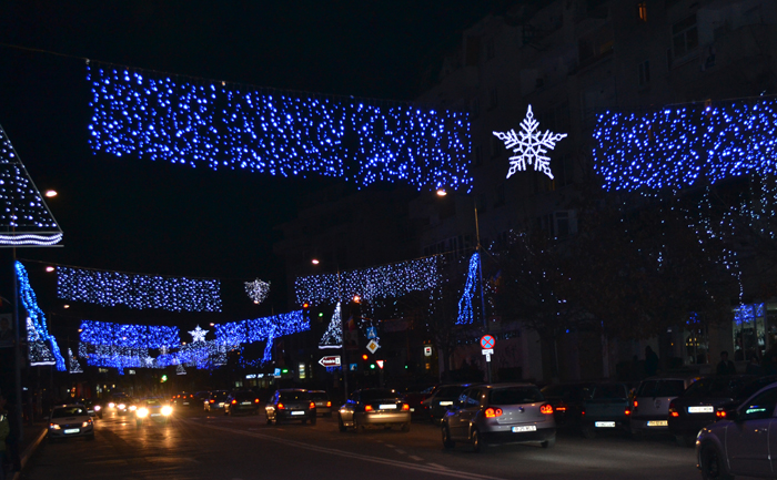 Instalatii Craciun Pe 30 noiembrie, la Câmpina se aprind luminiţele pentru Sărbătorile de Iarnă
