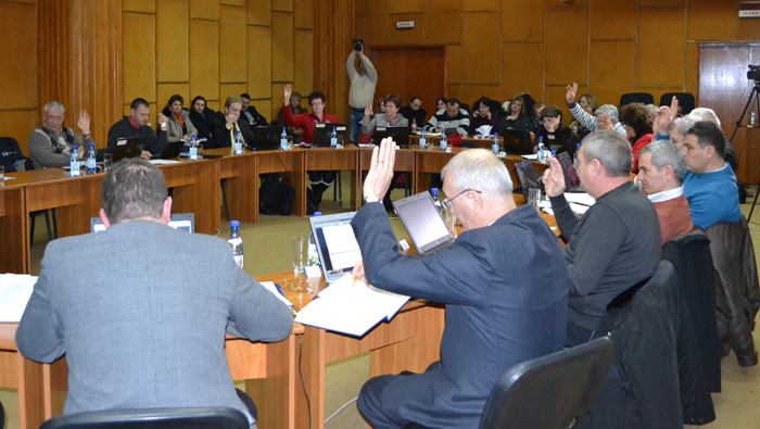 CL Campina 1 Record al Consiliului Local Câmpina. În doar două ore, consilierii au aprobat 24 de proiecte, printre care şi bugetul local pentru 2014