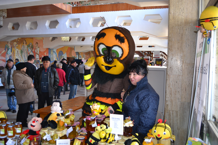 Targul Mierii 9 Târgul Mierii Câmpina 2014   record de vizitatori, dar şi de apicultori din ţară şi străinătate
