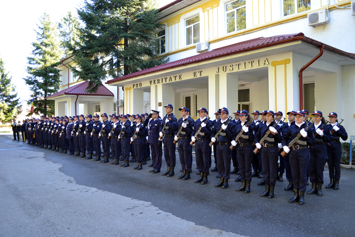 Scoala Politie 2 517 locuri pentru admiterea 2014 la Şcoala de Agenţi de Poliţie Vasile Lascăr din Câmpina