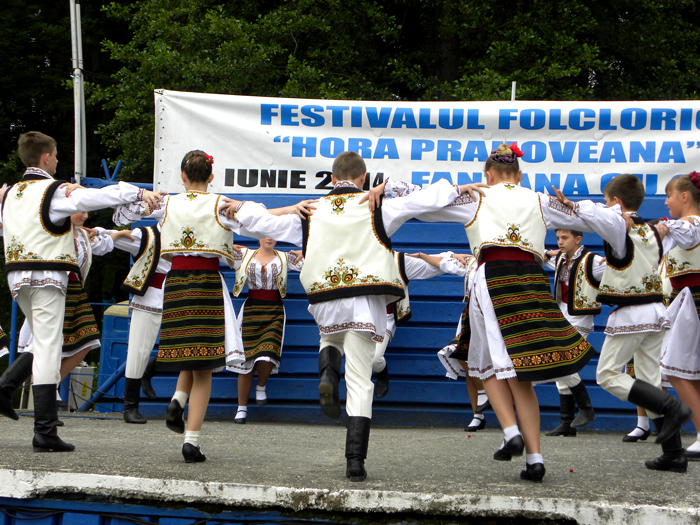 Hora Prahoveana 10 Hora Prahoveană 2014   una dintre cele mai reuşite ediţii ale acestui festival folcloric de tradiţie pentru Câmpina 