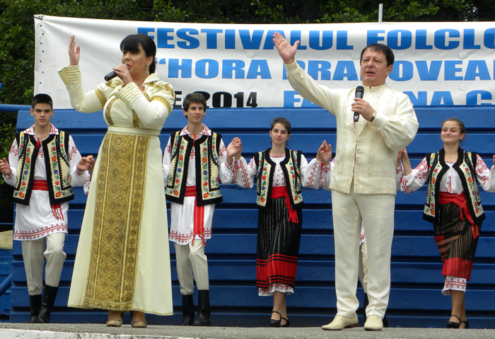 Hora Prahoveana 16 Hora Prahoveană 2014   una dintre cele mai reuşite ediţii ale acestui festival folcloric de tradiţie pentru Câmpina 