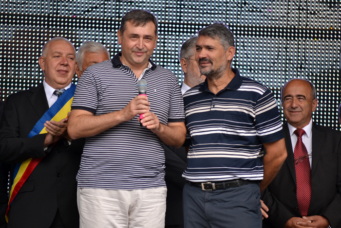 Festival 16 Serbările Toamnei Câmpina 2014   deschiderea oficială, sub semnul tradiţiei populare şi consensului politico administrativ 