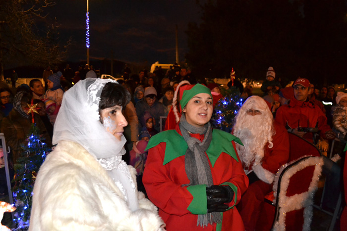 Mosul la Poiana 7 Moş Crăciun s a aflat, aseară, printre copiii de la Poiana Câmpina