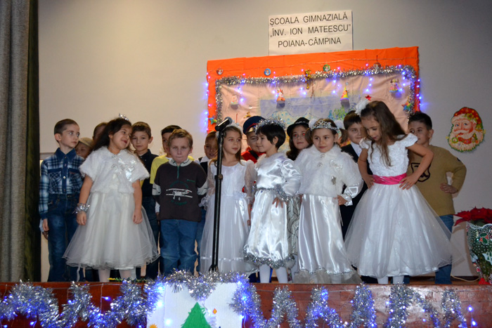 Serbare 2 Serbare comună a copiilor de la şcolile B.P. Hasdeu din Câmpina şi Ion Mateescu din Poiana Câmpina, în aşteptarea Moşului