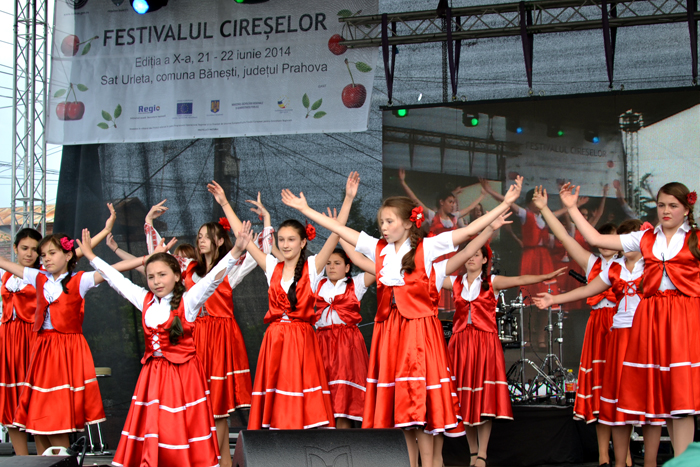 Festivalul cireselor 17 Programul complet al „Festivalului Cireşelor”, Băneşti 20 21 iunie 2015. Mulţi artişti cunoscuţi vor urca pe scena festivalului