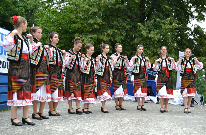 Hora 17 „Hora prahoveană”   Câmpina 2015, o sărbătoare a folclorului românesc