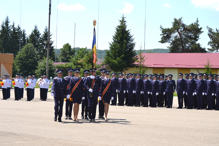 Scoala politie 0 Promoţia 2015. Aproximativ 300 de tineri au absolvit în acest an Şcoala de Poliţie de la Câmpina