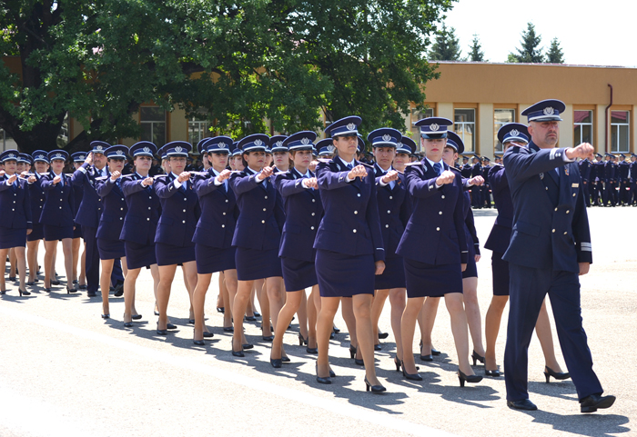 Scoala politie 28 Promoţia 2015. Aproximativ 300 de tineri au absolvit în acest an Şcoala de Poliţie de la Câmpina