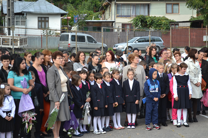 Scoala Poiana 3 Veşti bune în prima zi de şcoală pentru elevii de la Poiana Câmpina