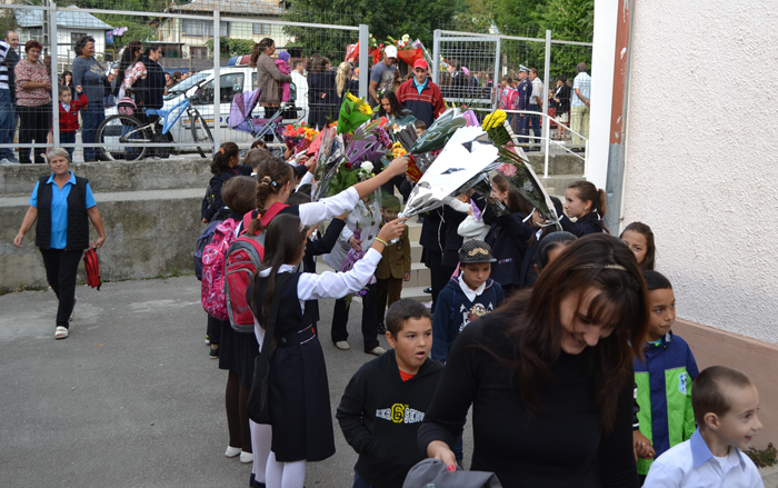 Scoala Poiana 5 Veşti bune în prima zi de şcoală pentru elevii de la Poiana Câmpina