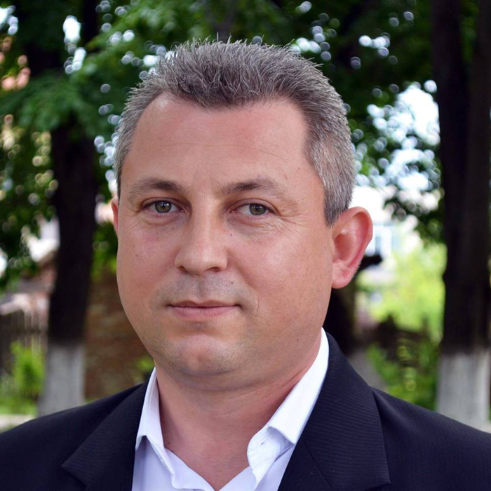 istrate Andrei Istrate propune înfiinţarea unui serviciu de gospodărire locală, care să se ocupe de transportul local şi de modernizarea străzilor